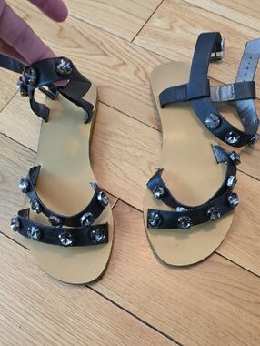 Restricted  SBlack Embellished Women's Sandals - Stylish Strappy Flats